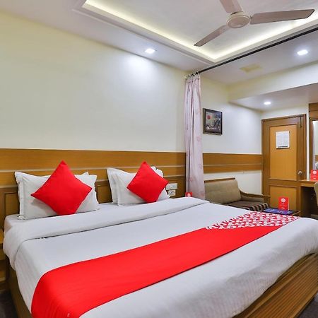 Oyo 17117 Hotel Rainbow 바도다라 외부 사진